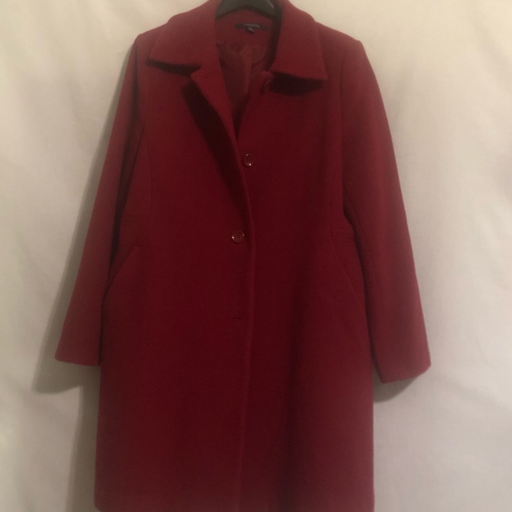 Chadwick Burgundy coat Sz large 80% wool lining Polyester. Pockets on side seam